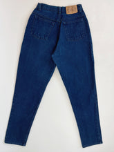 Load image into Gallery viewer, 90s Dark Wash High Waisted Jeans (W27&quot;)
