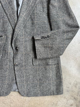 Load image into Gallery viewer, 80s Vintage Roundtree &amp; Yorke Glen Plaid Camel Hair Sport Coat (44)
