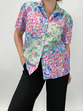 Load image into Gallery viewer, 80s Floral Short Sleeve Blouse (XL)
