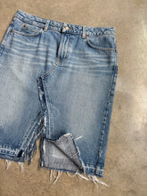 Load image into Gallery viewer, Y2K Lucky Brand Frayed Slit Denim Skirt (W31)
