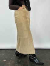 Load image into Gallery viewer, Tan Suede Maxi Skirt (W31&quot;)
