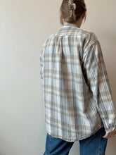 Load image into Gallery viewer, 90s Vintage Muted Plaid Grandad Collar Cotton Shirt (M)
