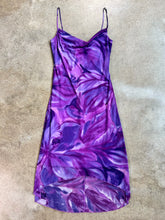 Load image into Gallery viewer, Y2K City Triangles Purple Floral Cowl Neck Midi Dress (M)

