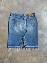 Load image into Gallery viewer, Y2K Lucky Brand Frayed Slit Denim Skirt (W31)

