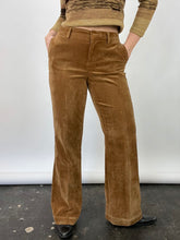 Load image into Gallery viewer, Tan Velvet Cord Flare Trousers (W32&quot;)
