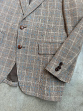 Load image into Gallery viewer, 70s Vintage Bryant Park Neutral Blue Plaid Tweed Sport Coat (M/L)
