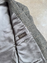 Load image into Gallery viewer, 80s Vintage Roundtree &amp; Yorke Glen Plaid Camel Hair Sport Coat (44)

