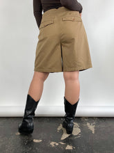 Load image into Gallery viewer, Dark Khaki Pleated Shorts (W34)
