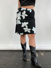 Load image into Gallery viewer, Y2K Black Floral Skirt (M)
