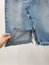 Load image into Gallery viewer, Y2K Lucky Brand Frayed Slit Denim Skirt (W31)
