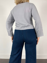 Load image into Gallery viewer, 90s Grey Silk Cropped Blouse (M/L)
