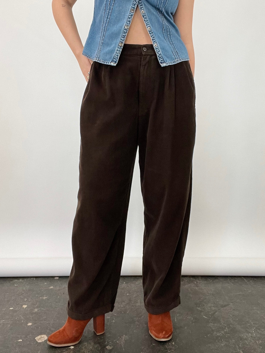 90s Brown Corduroy Trousers (W38