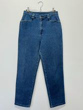 Load image into Gallery viewer, 90s Vintage Lee High Waisted Jeans (W27&quot;)
