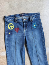 Load image into Gallery viewer, Y2K L.E.I. Painted Low-Rise Split Hem Flare Jeans (S)
