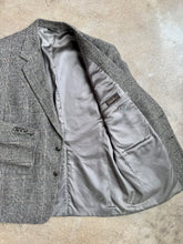 Load image into Gallery viewer, 80s Vintage Roundtree &amp; Yorke Glen Plaid Camel Hair Sport Coat (44)
