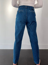 Load image into Gallery viewer, 90s Vintage Lee High Waisted Jeans (W27&quot;)
