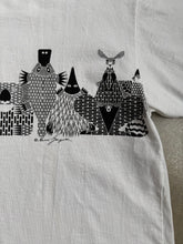 Load image into Gallery viewer, 90s Vintage Aboriginal Australian Animal Art Graphic Tee (XL)
