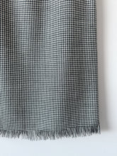 Load image into Gallery viewer, 90s Vintage Houndstooth Tweed Wool Fringe Maxi Skirt (W27&quot;)
