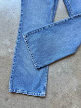 Load image into Gallery viewer, Vintage Y2K Jordache Light Wash Low-Rise Bootcut Jeans | Medium

