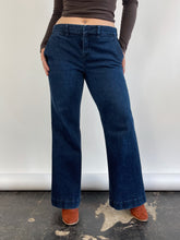 Load image into Gallery viewer, Dark Wash Wide Leg Jeans (W36&quot;)
