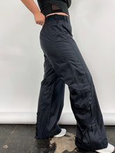Load image into Gallery viewer, Black Nylon Shell Pants (M)
