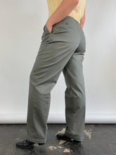 Load image into Gallery viewer, Dockers Grey Khaki Trousers (W34&quot;)
