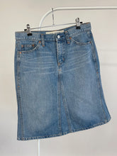 Load image into Gallery viewer, 00&#39;s Gap A-Line Denim Skirt (W31&quot;)
