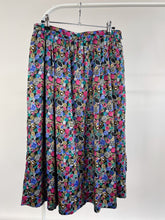 Load image into Gallery viewer, 80&#39;s Multi Pattern Satin Pleated Skirt (W30&quot;)
