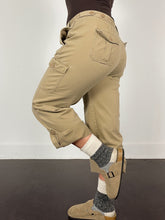 Load image into Gallery viewer, Khaki Cargo Pants (W36&quot;)

