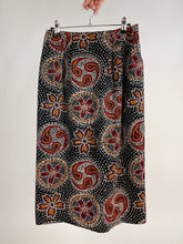 Load image into Gallery viewer, 80&#39;s Dotted Floral Midi Skirt (W27”)
