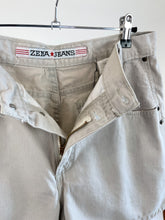 Load image into Gallery viewer, 90&#39;s Ecru Denim Shorts (W32&quot;)
