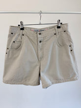 Load image into Gallery viewer, 90&#39;s Ecru Denim Shorts (W32&quot;)
